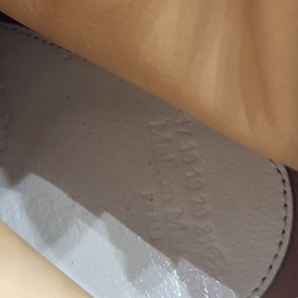 Maison Margiela Raindrops Leather Ankle Boot - Picture 17 of 17